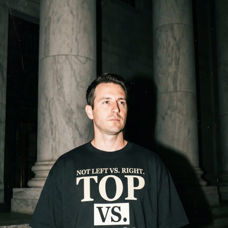 TOP VS. BOTTOM — Heavyweight Tee